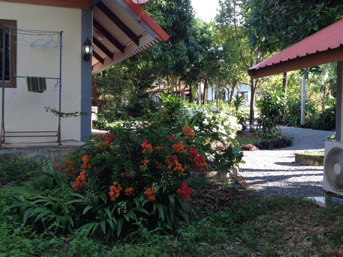 阿里亚度假村 Watthana Nakhon 外观 照片