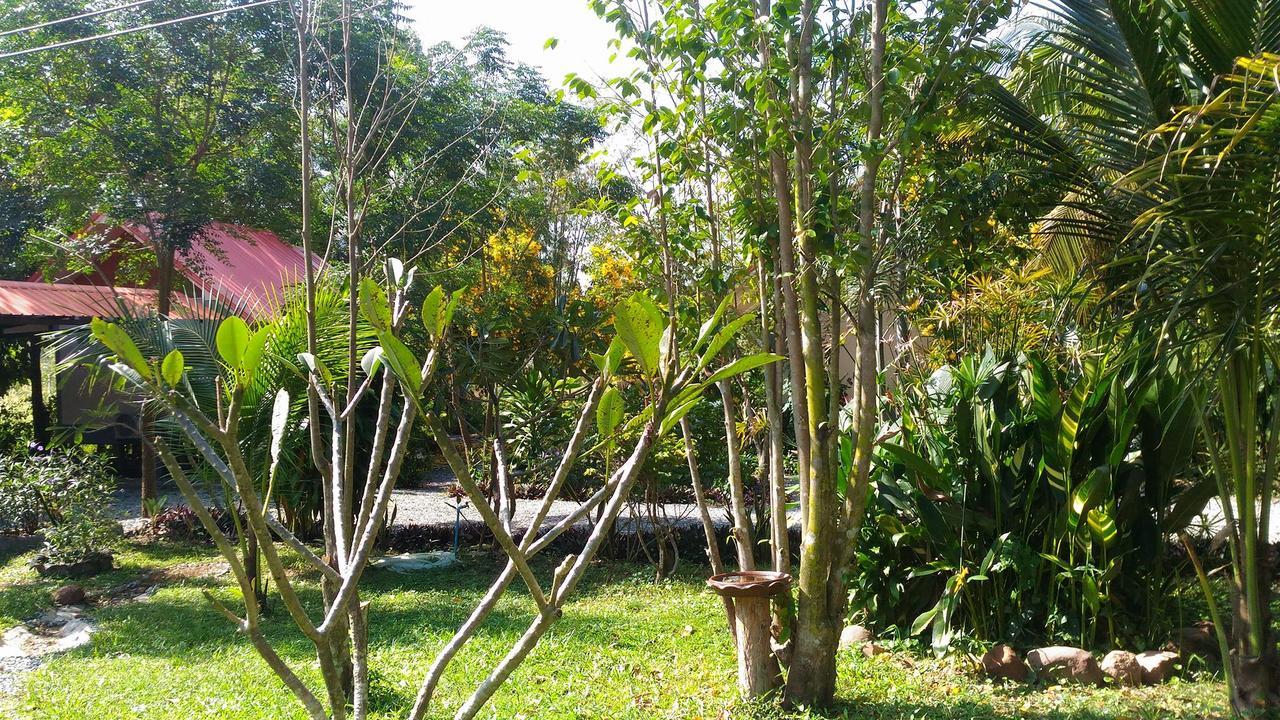 阿里亚度假村 Watthana Nakhon 外观 照片