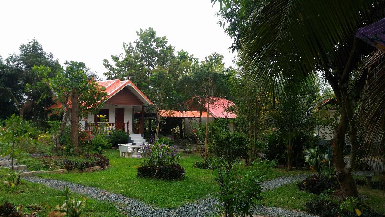阿里亚度假村 Watthana Nakhon 外观 照片