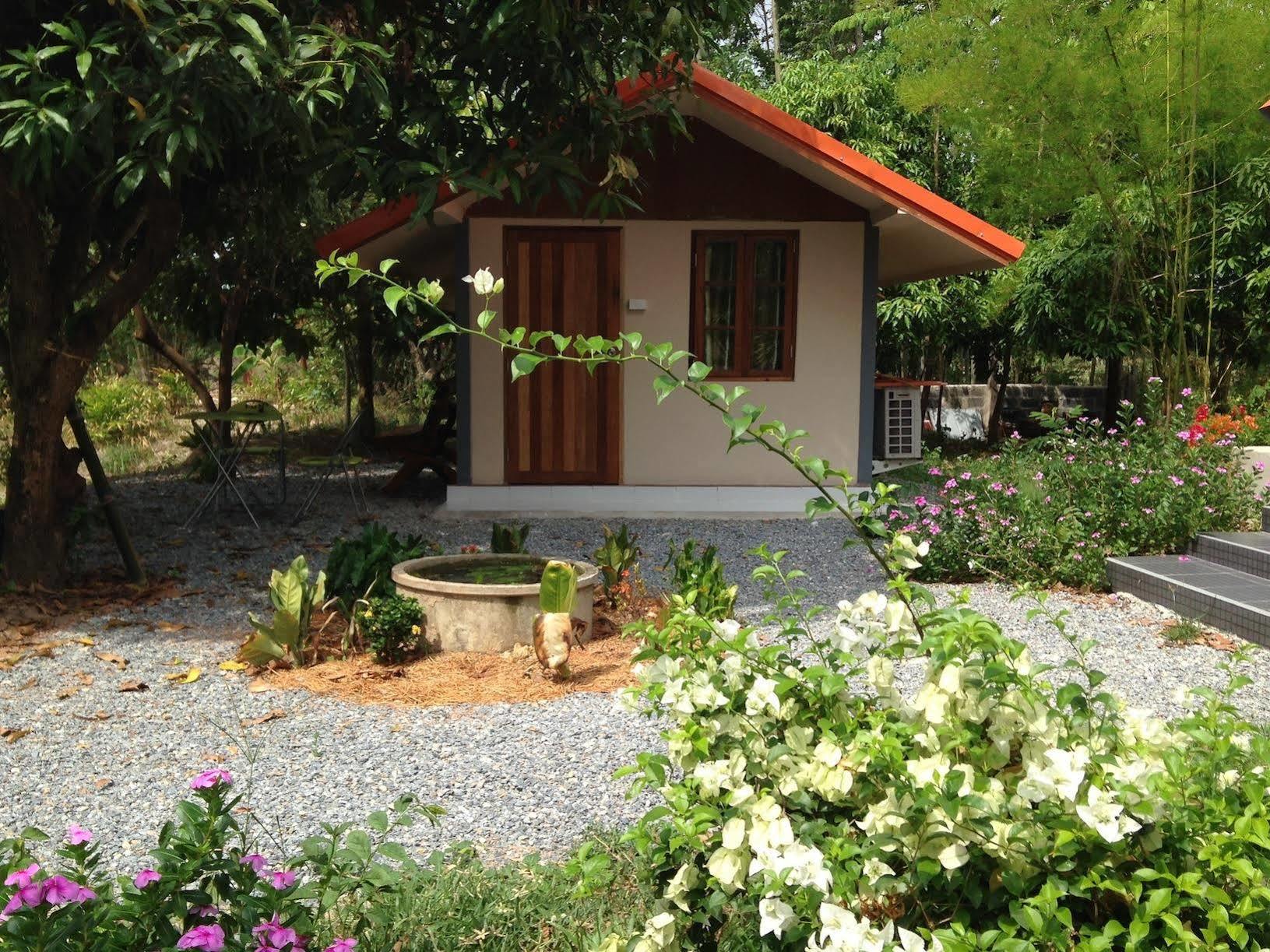 阿里亚度假村 Watthana Nakhon 外观 照片